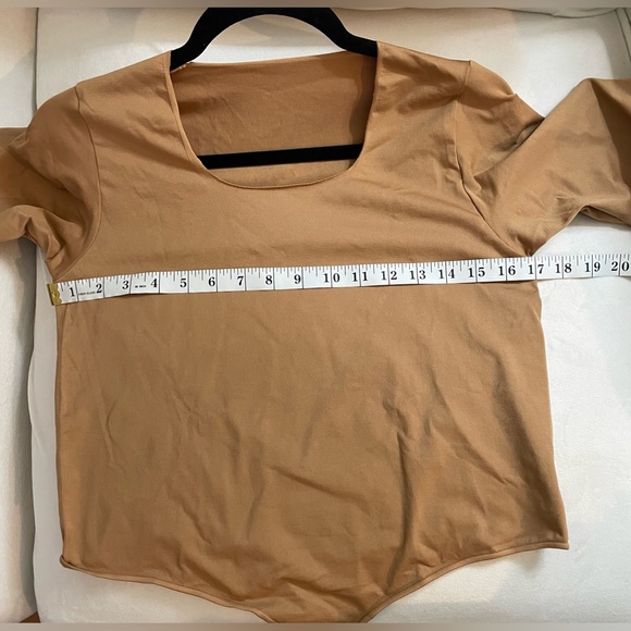 NWOT Skims Essential Long Sleeves Scooped Neck Bodysuit Sienna Size 4X/5X - Picture 8 of 10
